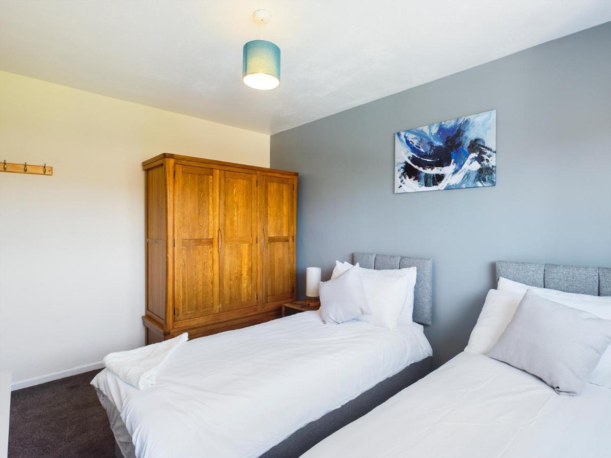 247 Serviced Accommodation In Telford- 3Br House Ngoại thất bức ảnh